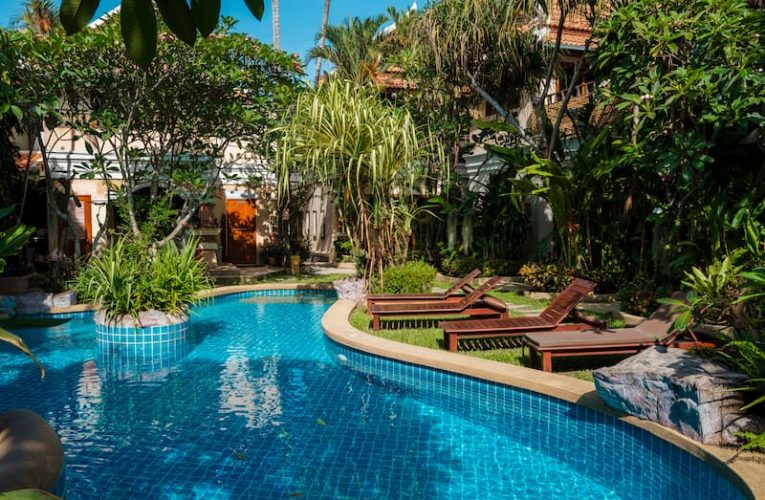 Cómo construir piscinas de diseño: consejos y beneficios