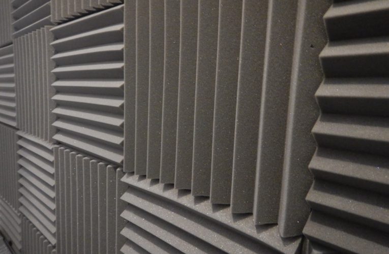 El papel fundamental de una empresa de aislamiento acústico en la calidad de vida urbana