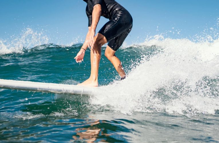 Escuela de surf en Rodiles: formación, aventura y comunidad para todos los niveles